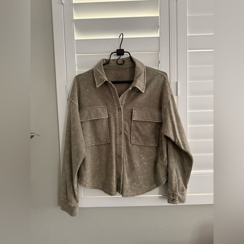 Francesca's olive green long sleeve shirt/ jacket